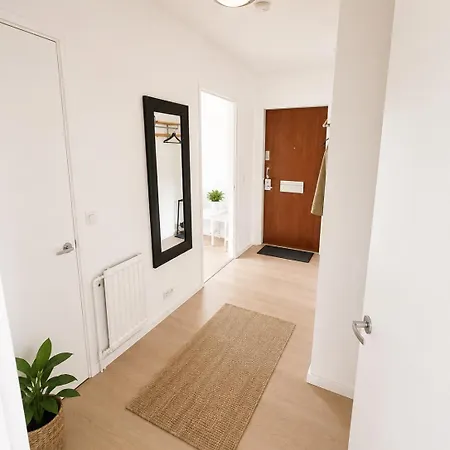 Ragnar Place - 2 Bedrooms, 4 Single Beds * راوما